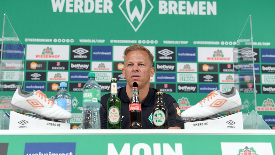 Wegen Ermittlung zu Impfpassfälschung: Cheftrainer von Werder Bremen tritt zurück