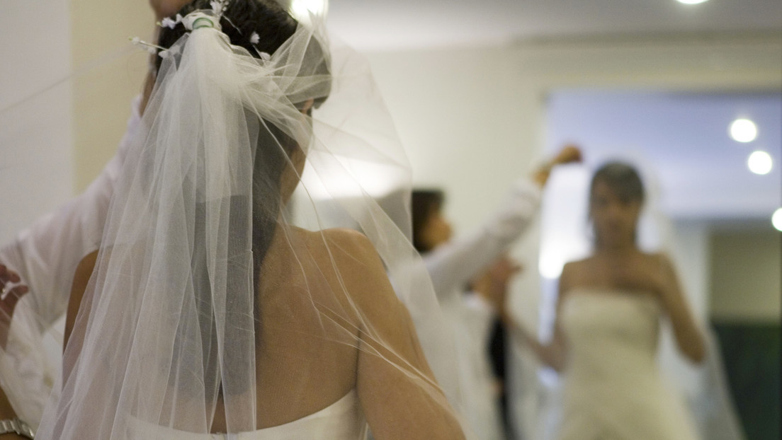 Brasilianerin heiratet sich selbst und fordert nach zwei Monaten die Scheidung