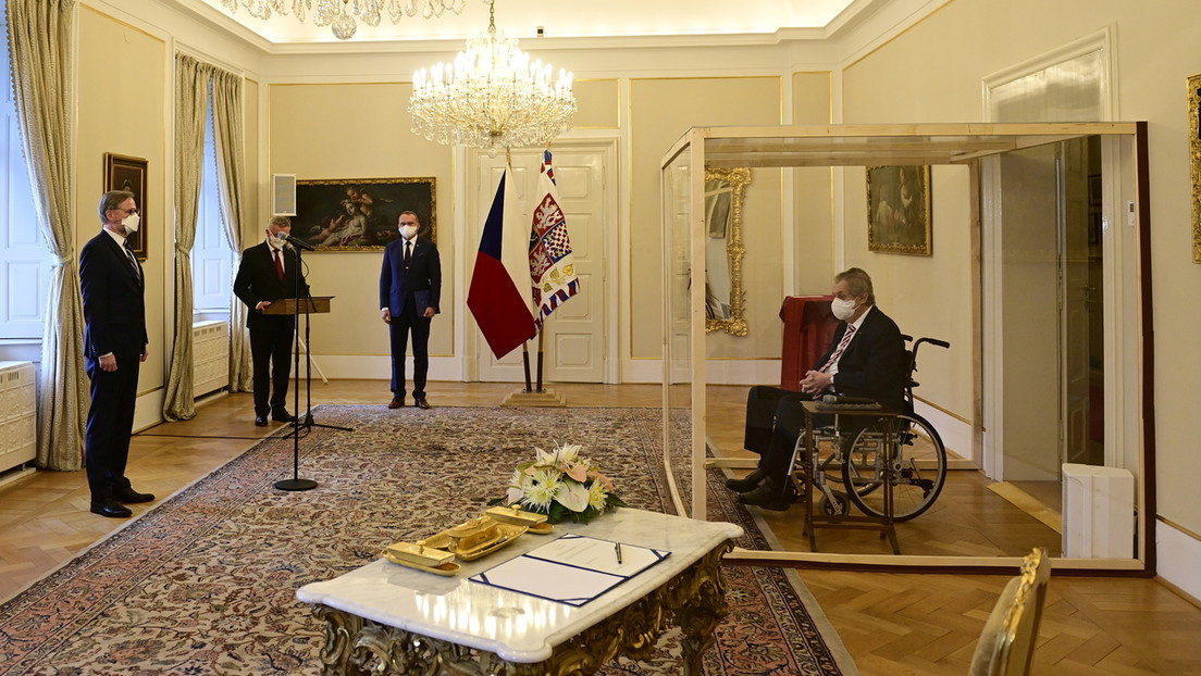 Aus dem Glaskasten: Tschechiens Präsident Zeman ernennt neuen Premier
