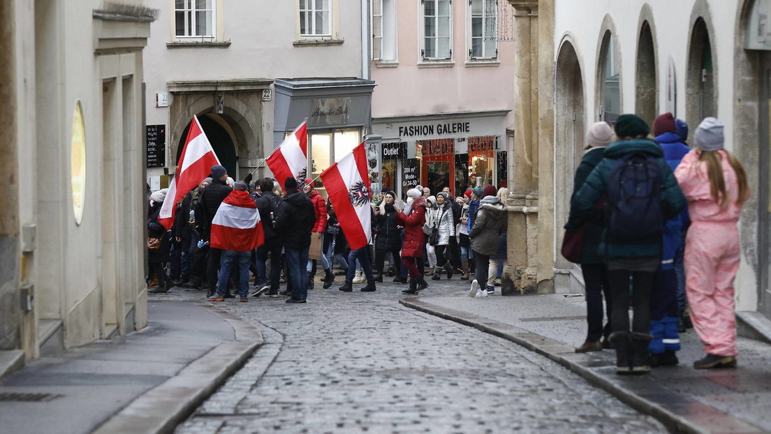 Österreich: Linzer Apotheker applaudiert Demonstranten gegen Corona-Impfpflicht – Disziplinaranzeige