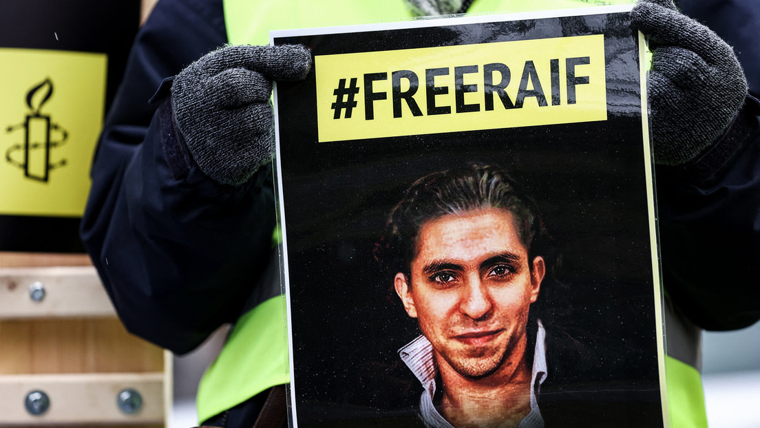 Nach zehn Jahren: Saudischer Blogger Raif Badawi aus der Haft entlassen