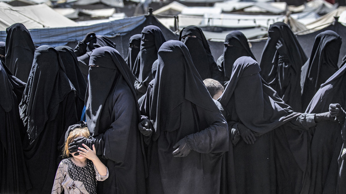 Bundesregierung holt deutsche IS-Frauen aus Syrien