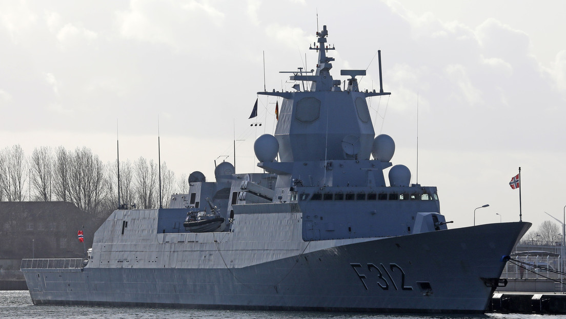 NATO-Kriegsschiffe treffen in der Ostsee ein