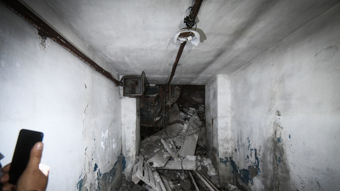 Zehn Asow-Neonazis verlassen Metallurgiekombinat in Mariupol und ergeben sich