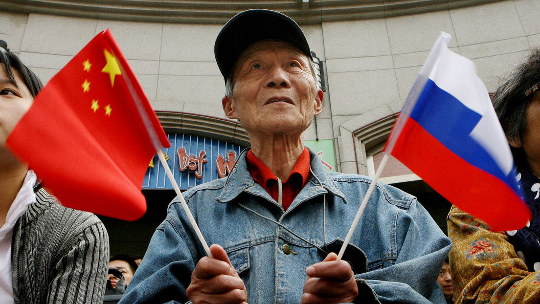 Eine ausgestreckte Hand im Osten – Oder: Die Chinesen lieben die Russen