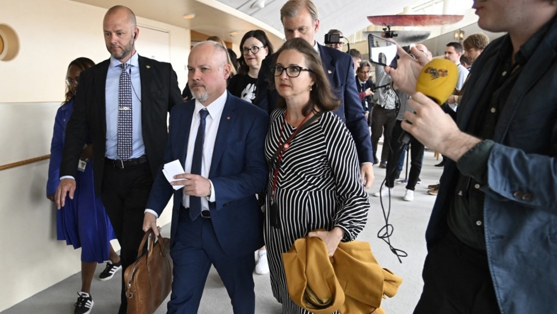 Misstrauensvotum gescheitert: Schwedens Regierung bleibt im Amt