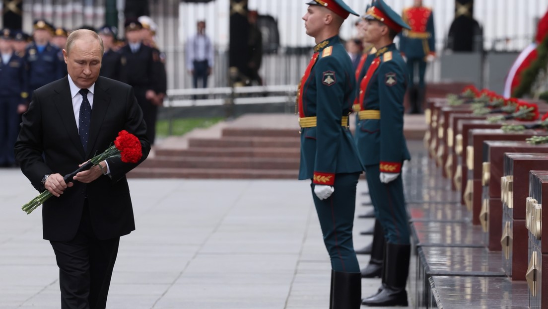 Jahrestag des Nazi-Überfalls auf die UdSSR: Putin legt Kranz am Grab des Unbekannten Soldaten nieder