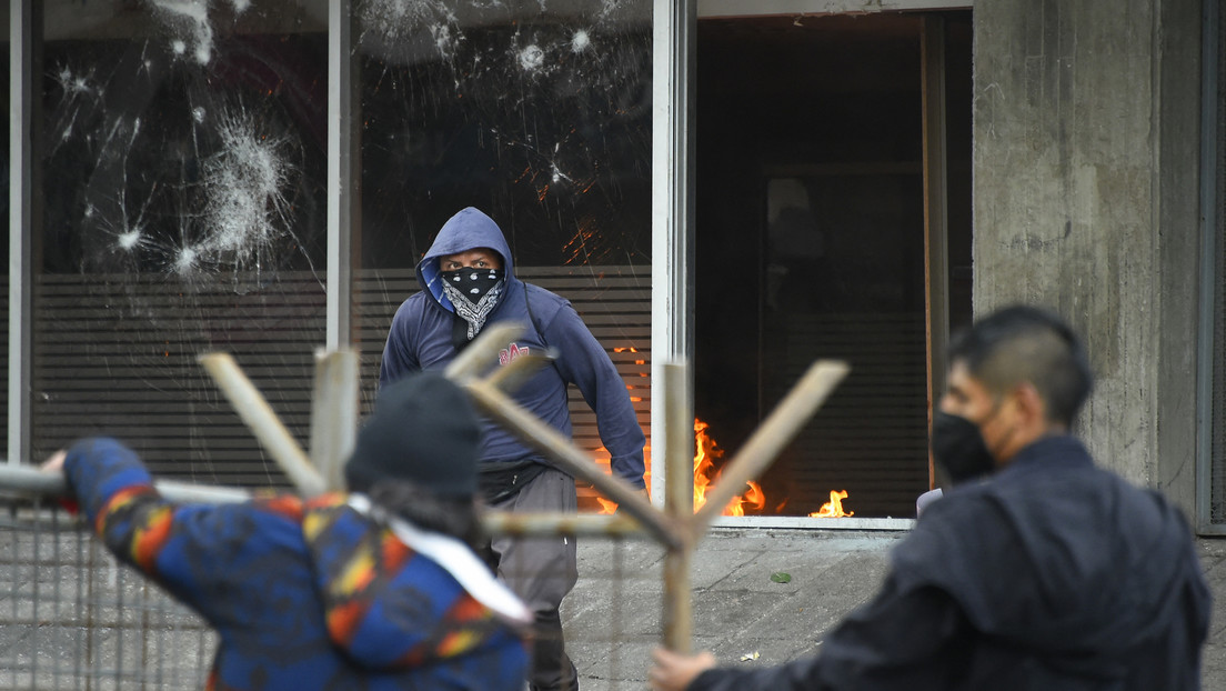 Indigenen-Bewegung distanziert sich von Angreifern auf Generalstaatsanwaltschaft in Quito