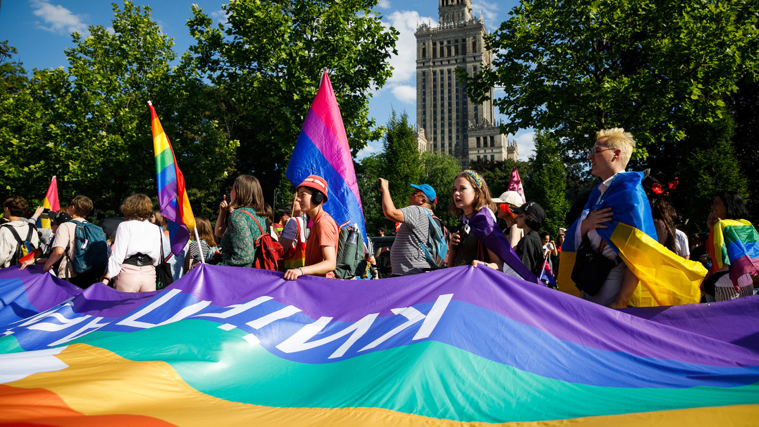 "Ukraine is gay": Zehntausende bei Pride-Parade in Warschau