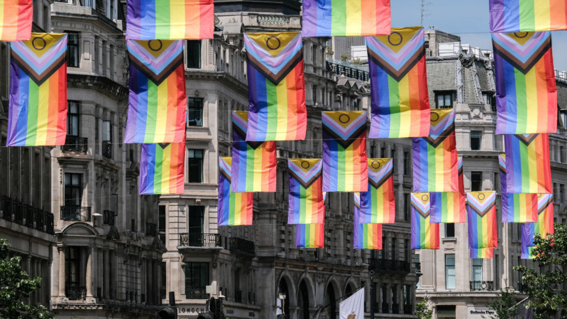 Pride Month: Beflaggung einer Straße in London sorgt für kontroverse Diskussionen