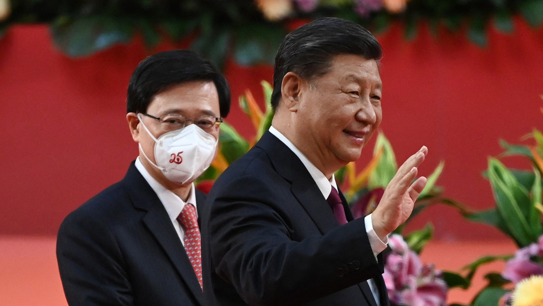 Xi Jinping vereidigt Hongkongs neuen Regierungschef am 25. Jahrestag der Wiedervereinigung