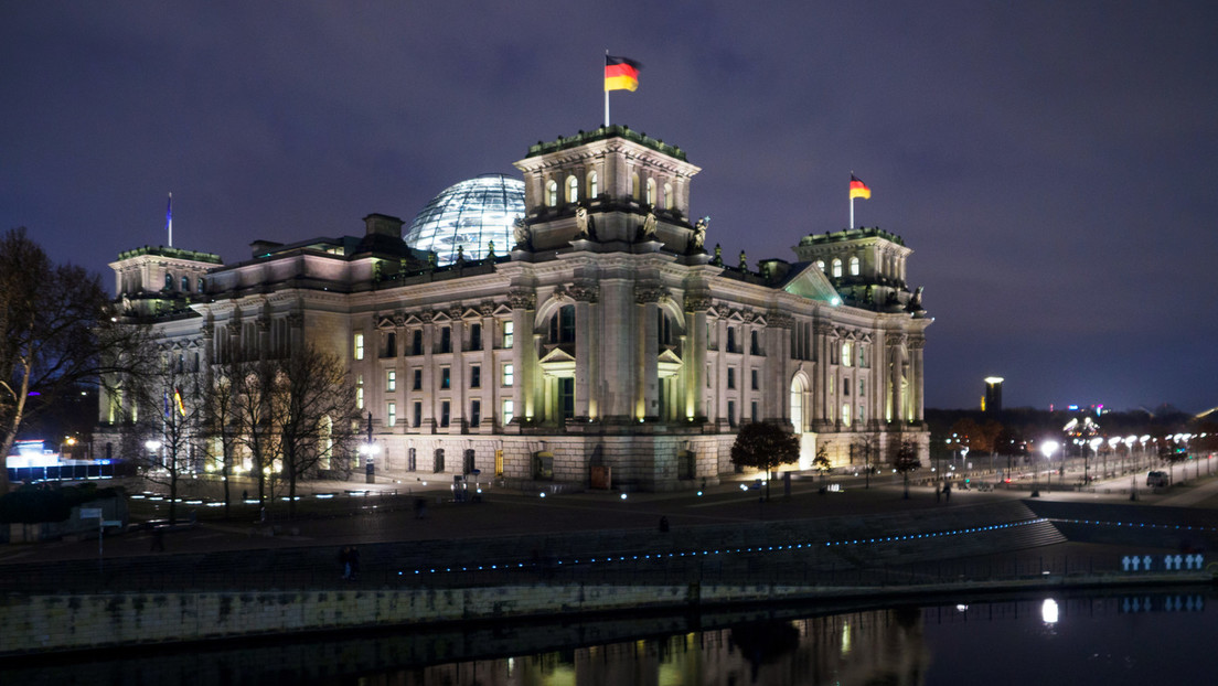 Reichstagskuppel die ganze Nacht beleuchtet? – FDP-Politiker mahnt Bundesregierung zum Energiesparen