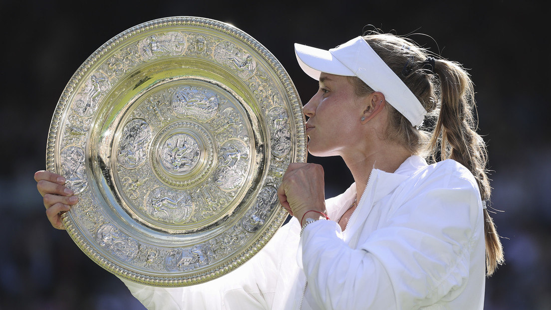 Russin Rybakina gewinnt Wimbledon – britische Presse schreibt über "schlimmsten Alptraum"