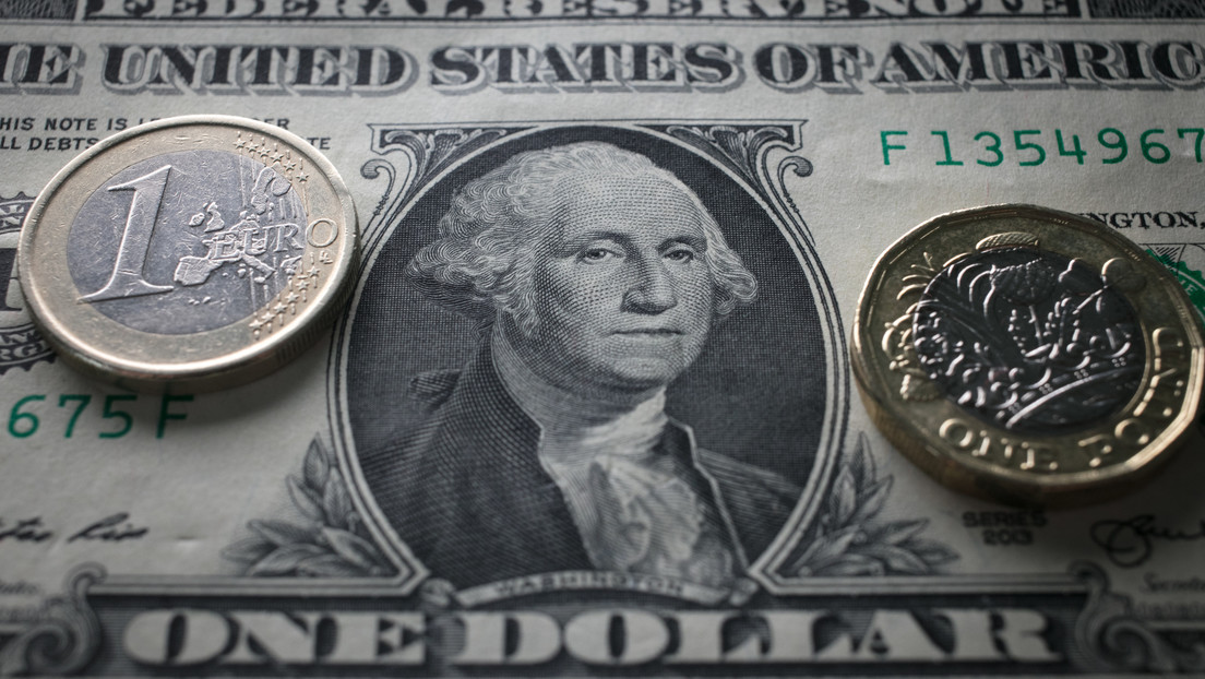 US-Dollar zum ersten Mal seit 20 Jahren wieder stärker als Euro