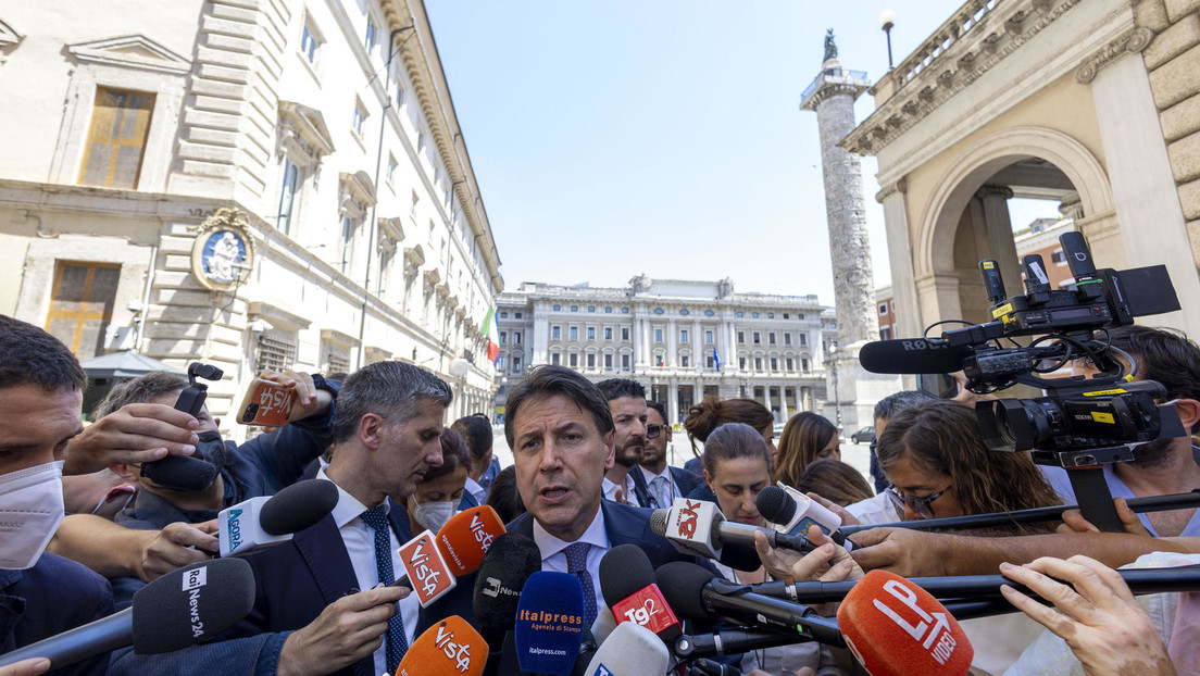 Regierungskrise in Italien: Fünf-Sterne-Chef Conte zählt Draghi an