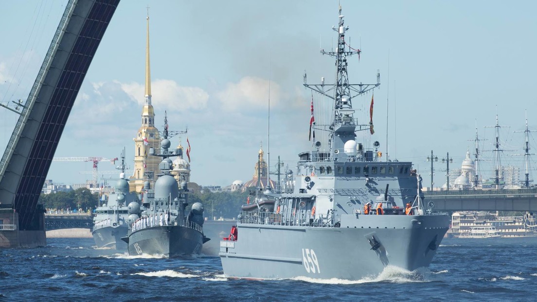 Sankt Petersburg: Neueste Technik und "Großvater der russischen Flotte" zum Tag der Marine
