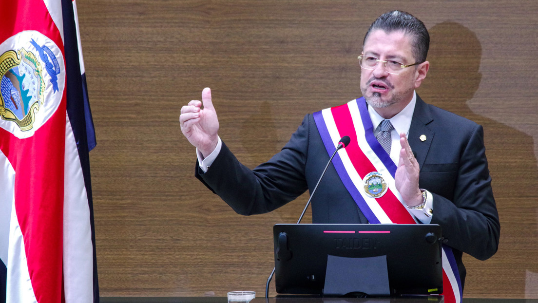 Präsident Costa Ricas erklärt berufsverpflichtende COVID-19-Impfungen für beendet