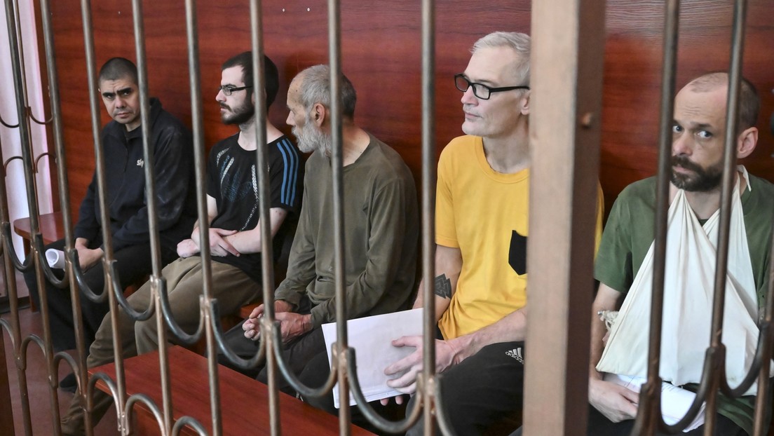 Verfahren gegen fünf ausländische Söldner in Donezk – drei Kämpfern droht Todesstrafe