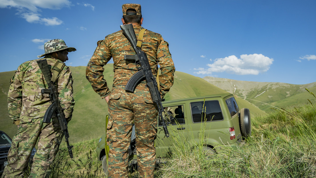 Aserbaidschan greift die armenische Grenze an