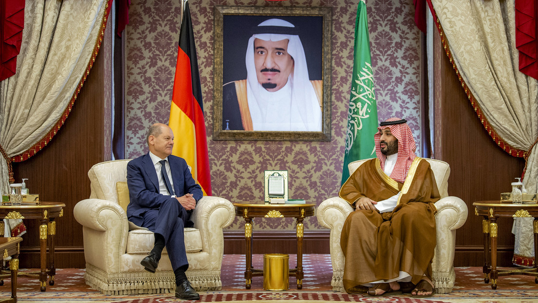 Besuch in Saudi-Arabien: Scholz trifft Kronprinz Mohammed bin Salman