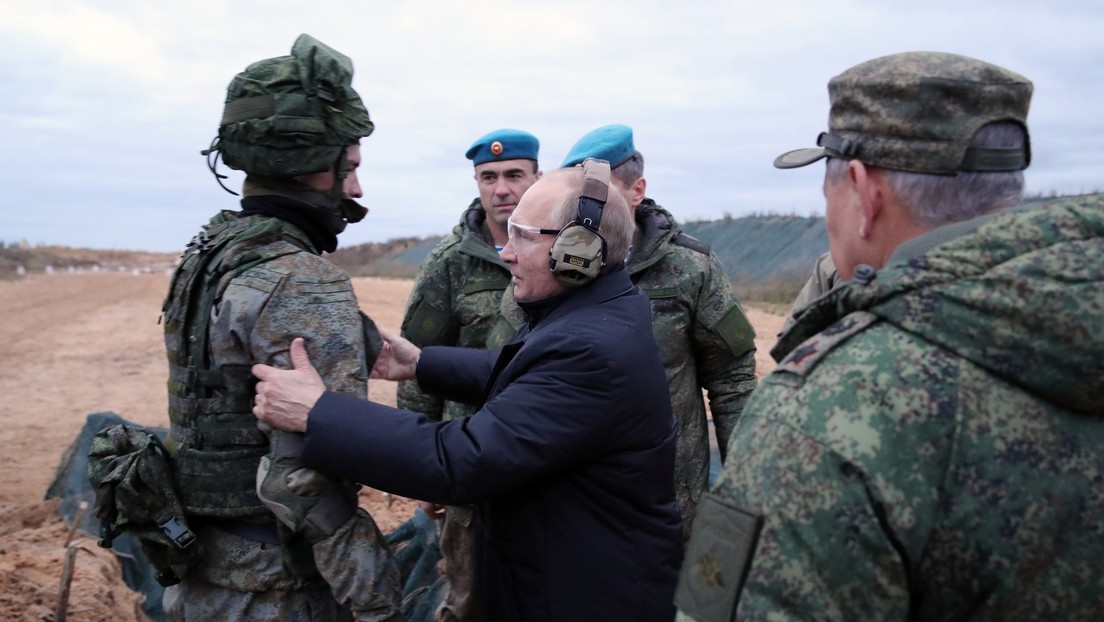 Putin besucht mobilisierte Soldaten und nimmt bei Übungen als Scharfschütze teil