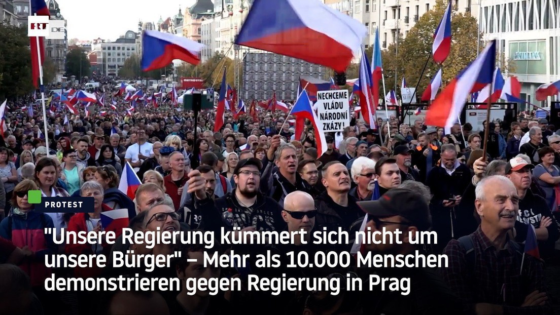 Demonstration in Prag: "Unsere Regierung kümmert sich nicht um unsere Bürger"