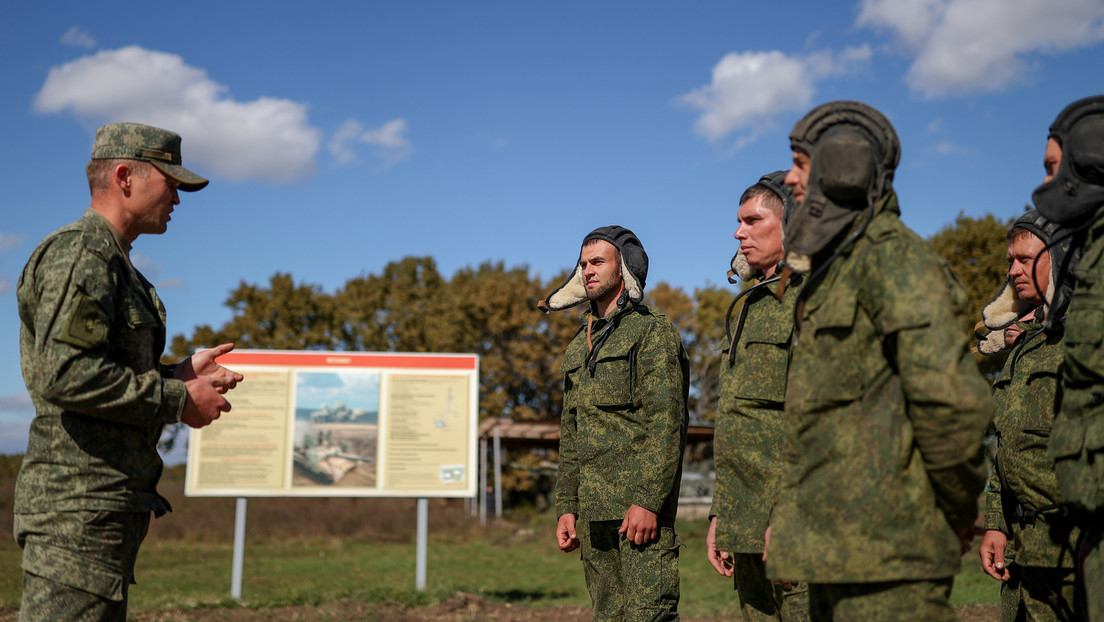 RT DE Exklusiv: Russischer Militärexperte antwortet Schweizer Kollegen