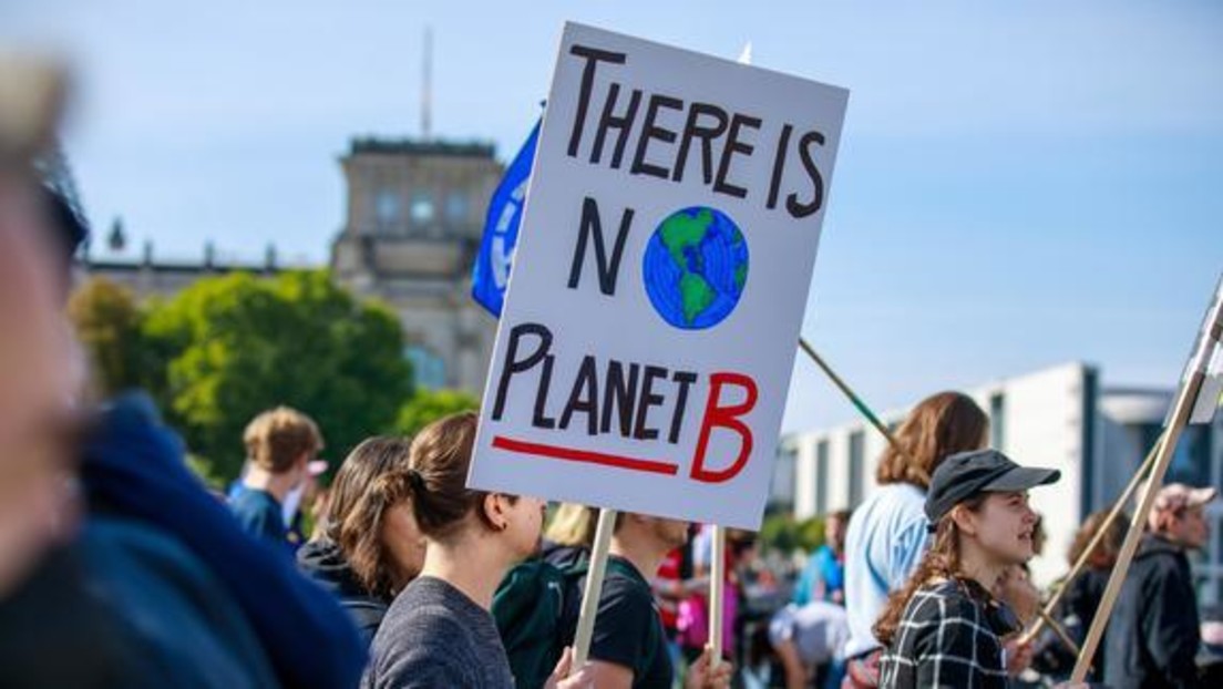 LIVE: Tausende demonstrieren in Berlin gegen steigende Energie- und Lebenshaltungskosten