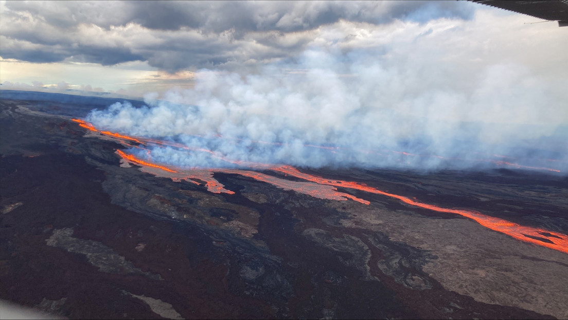 Hawaii: Höchster aktiver Vulkan der Welt spuckt erstmals seit fast 40 Jahren wieder Lava