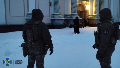 Alles wegen einer Liedzeile? Durchsuchungswelle in orthodoxen Klöstern der Ukraine