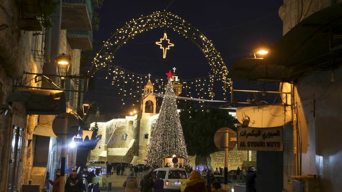 LIVE: Westjordanland – Weihnachtsbaum erleuchtet feierlich in Bethlehem