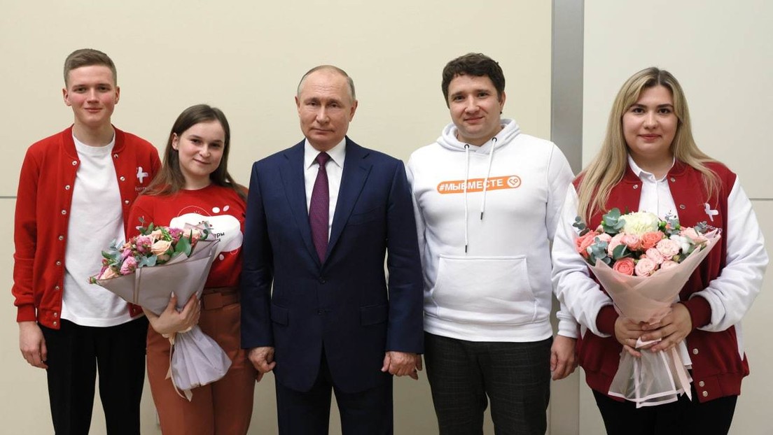 LIVE: Präsident Putin nimmt an der #WirHaltenZusammen-Preisverleihung teil