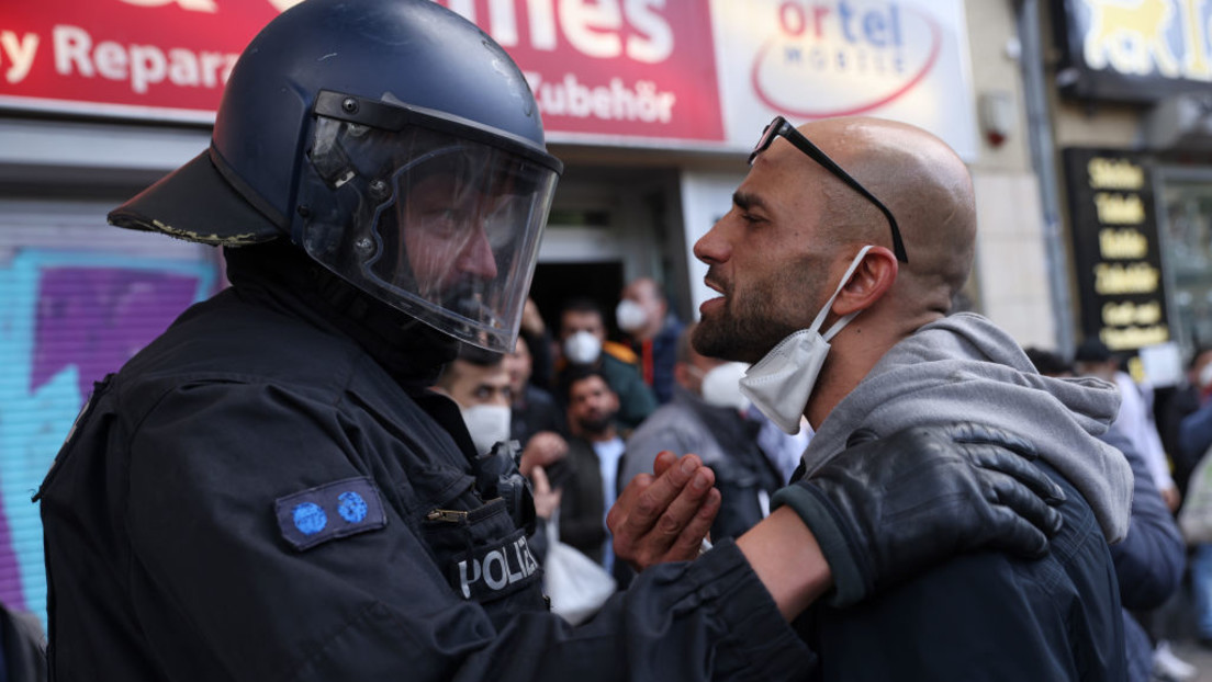 Hausaufgabe: Berliner Polizei erhält Leitfaden für "einen diskriminierungssensiblen Sprachgebrauch"