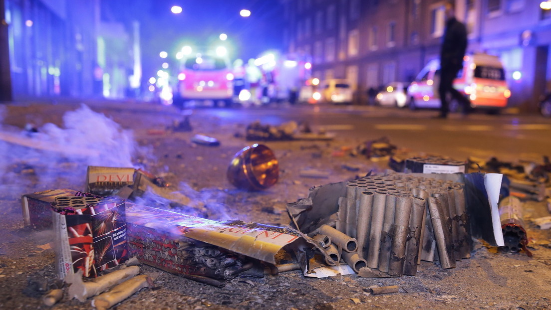 Berlin: Böller-Randale in Schöneberg – Voll besetzter Bus beschossen