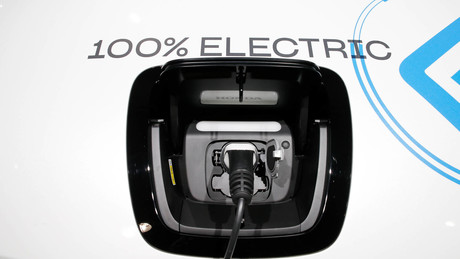 Für den Fall von Stromknappheit: Schweiz plant Fahrverbot für E-Autos