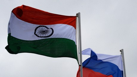 Weg von Dollar und Euro: Russland und Indien wollen Handel in Nationalwährungen abrechnen