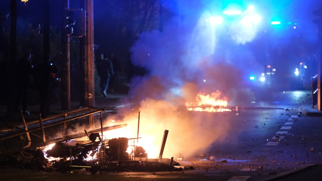 Silvester in Deutschland: Angriffe auf die Polizei und mehrere Tote