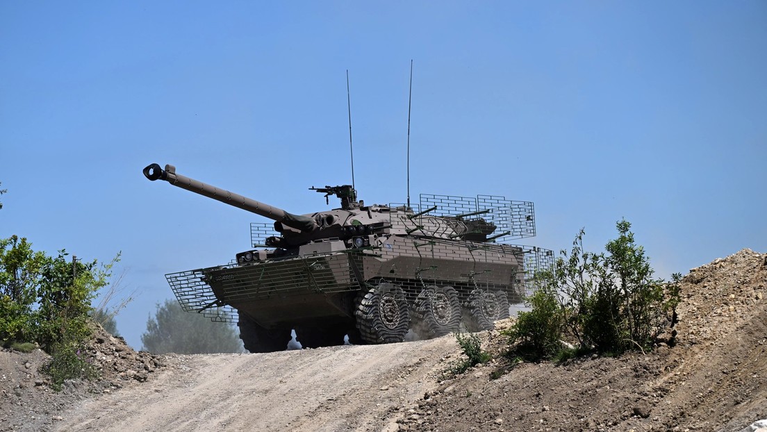 "Vielleicht alt, aber leistungsstark": Frankreich will der Ukraine "leichte Panzer" liefern