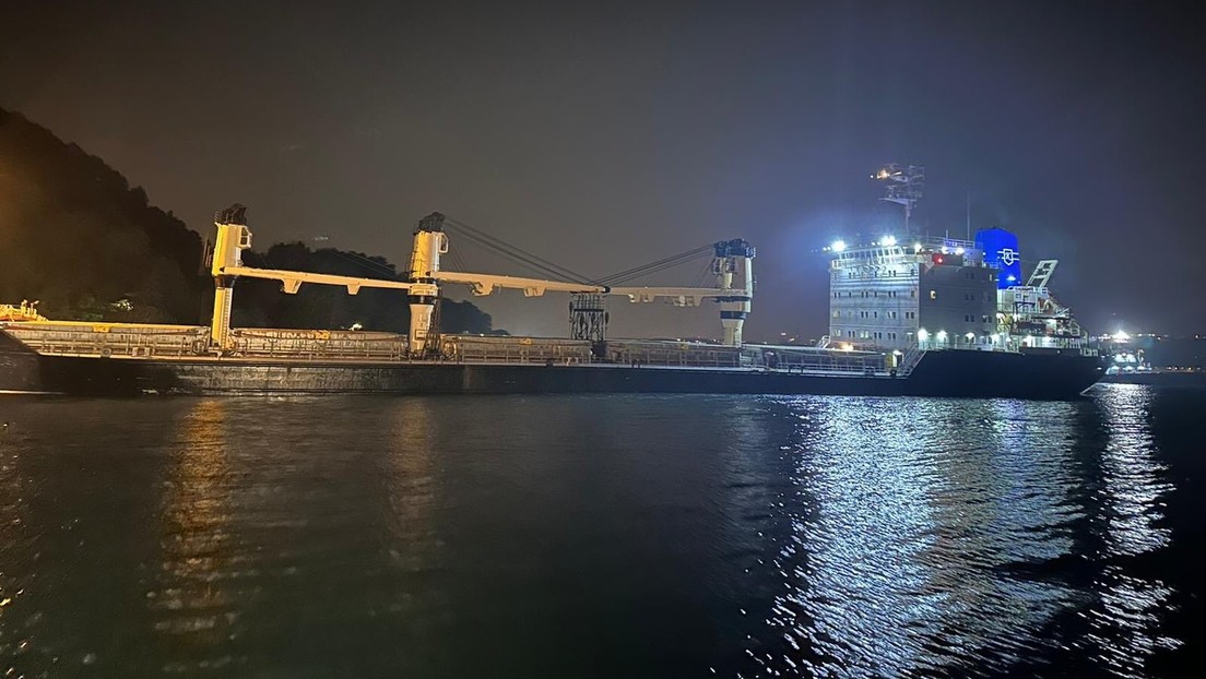 Bosporus gesperrt: Frachtschiff aus Ukraine läuft auf Grund