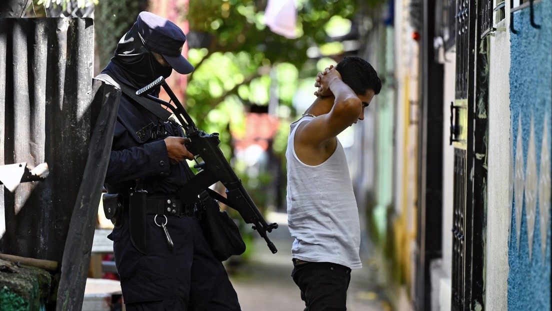 El Salvadors Präsident gibt Fehler im Kampf gegen Banden zu: 3.000 Festgenommene auf freiem Fuß