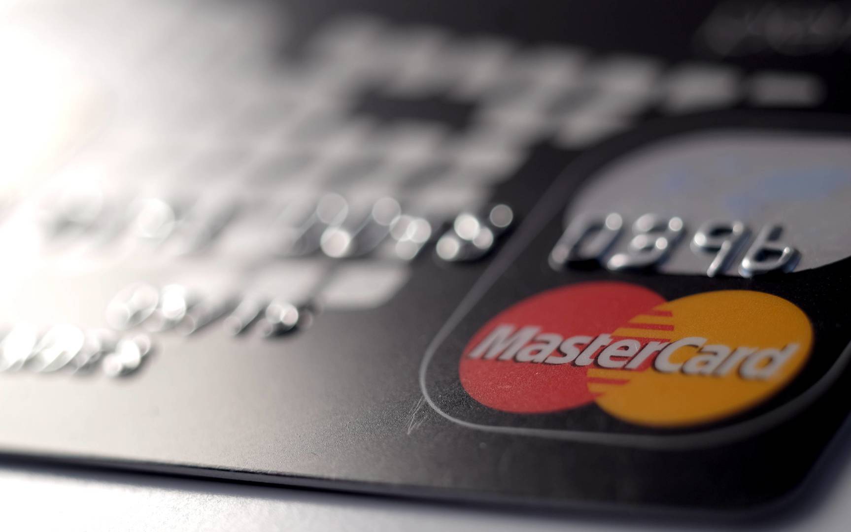 Мастеркард привилегии. MASTERCARD реклама. MASTERCARD В России. Убытки Мастеркард и виза. Немецкая Мастеркард.