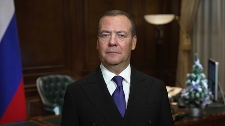 Medwedew schwört Rache und droht mit Atomschlag gegen Washington
