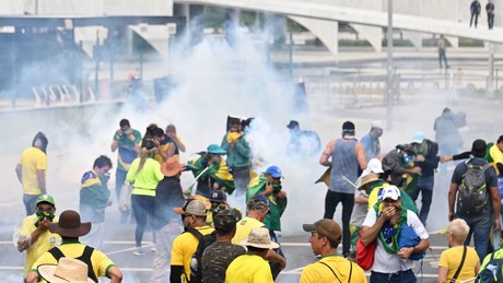 Brasilien: Bolsonaro-Anhänger stürmen Kongressgelände – Präsident Lula laut Berichten evakuiert