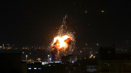 Nach Razzia mit mehreren Toten: Israel bombardiert Gaza