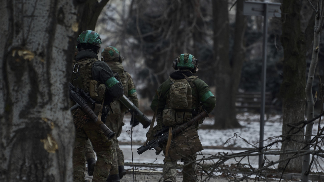 Liveticker Ukraine-Krieg: Kiew verlegt zusätzliche Kräfte aus der Westukraine in den Donbass