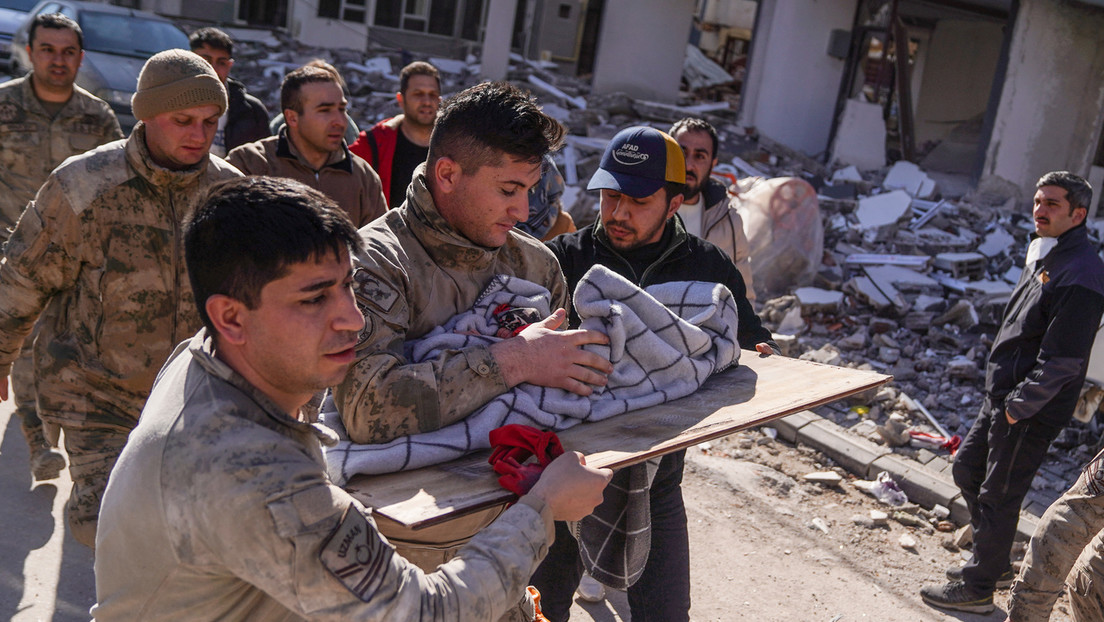 Der dritte Tage nach schweren Erdbeben in Türkei und Syrien: 16.000 Tote und 63.000 Verletzte