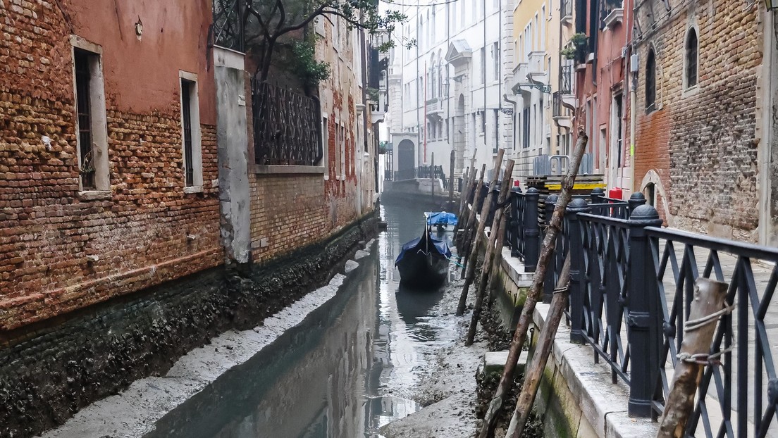 Dürregefahr in Italien: Kanäle in Venedig trocknen aus