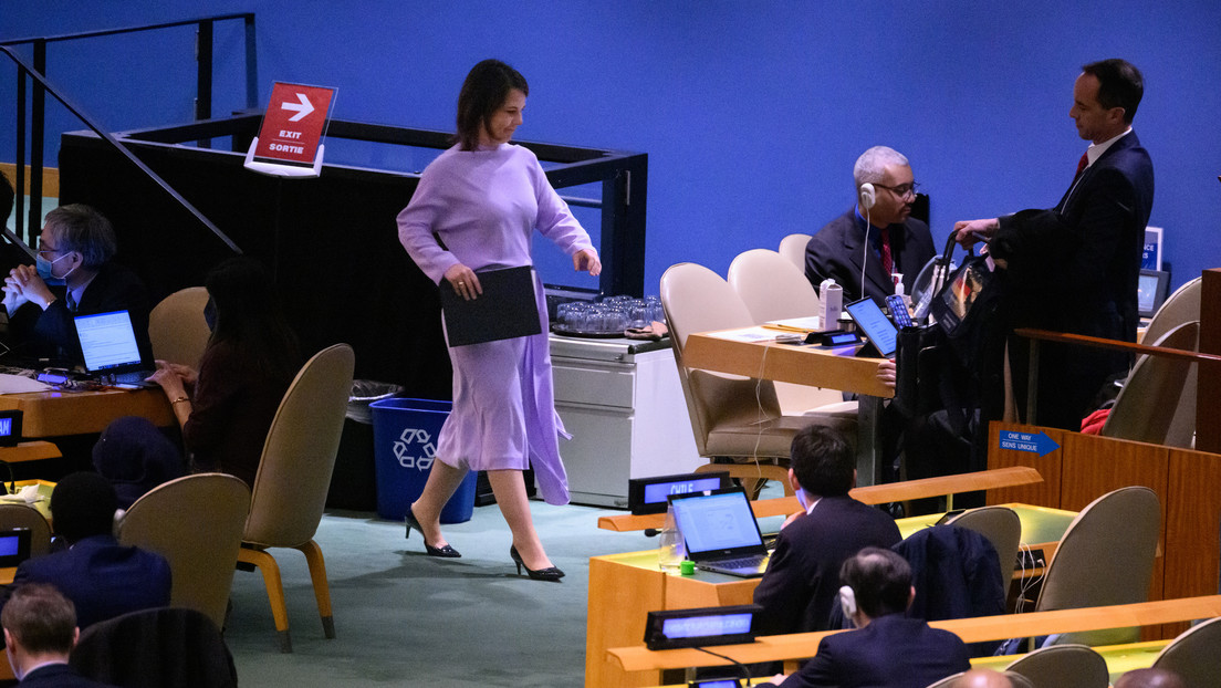 Nach UN-Abstimmung: Baerbock behauptet weiterhin, Russland sei isoliert