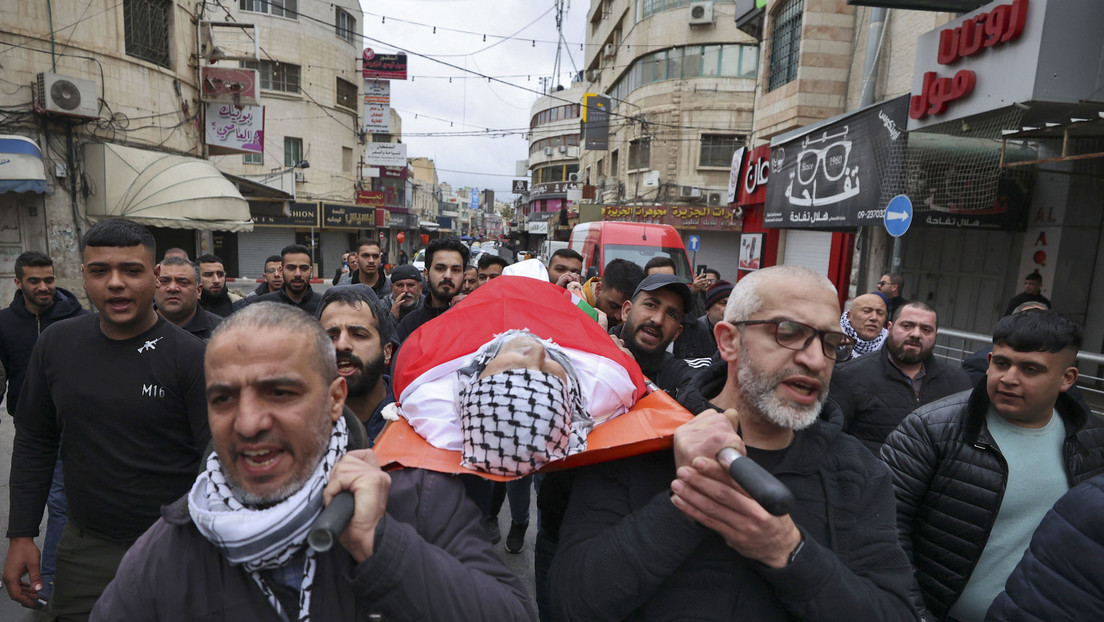 Nach Massaker von Nablus : Palästinenser demonstrieren im israelisch besetzten Westjordanland