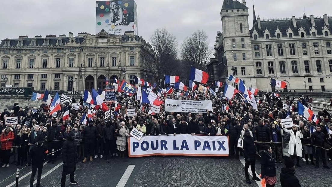 Tausende protestieren in Frankreich gegen NATO, EU und Ukraine-Unterstützung